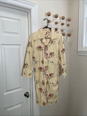 Johnny Was Classic Button Down Embroidered Floral Jacket Cream - M
